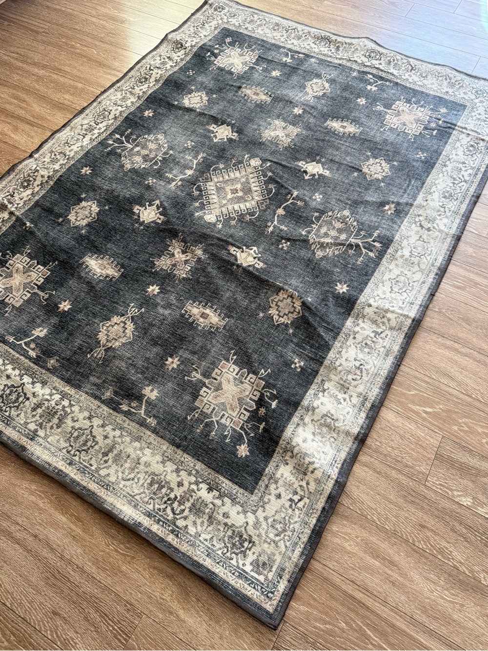 Ruggable Verena Dark Wood 5’x7’
